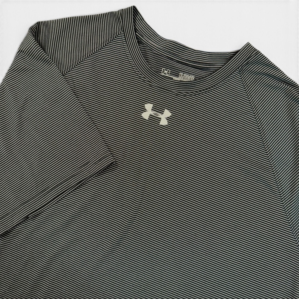 UNDER ARMOUR Heatgear Loose Performance Training Tee Mens XL Black Gray Striped